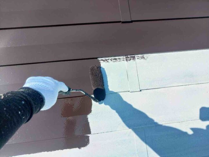 屋根塗装　中塗り　状況