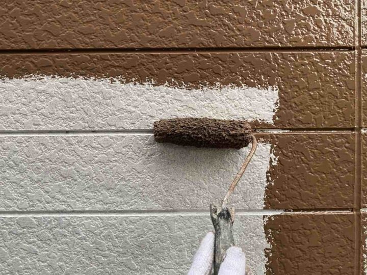 外壁塗装　中塗り　帯下