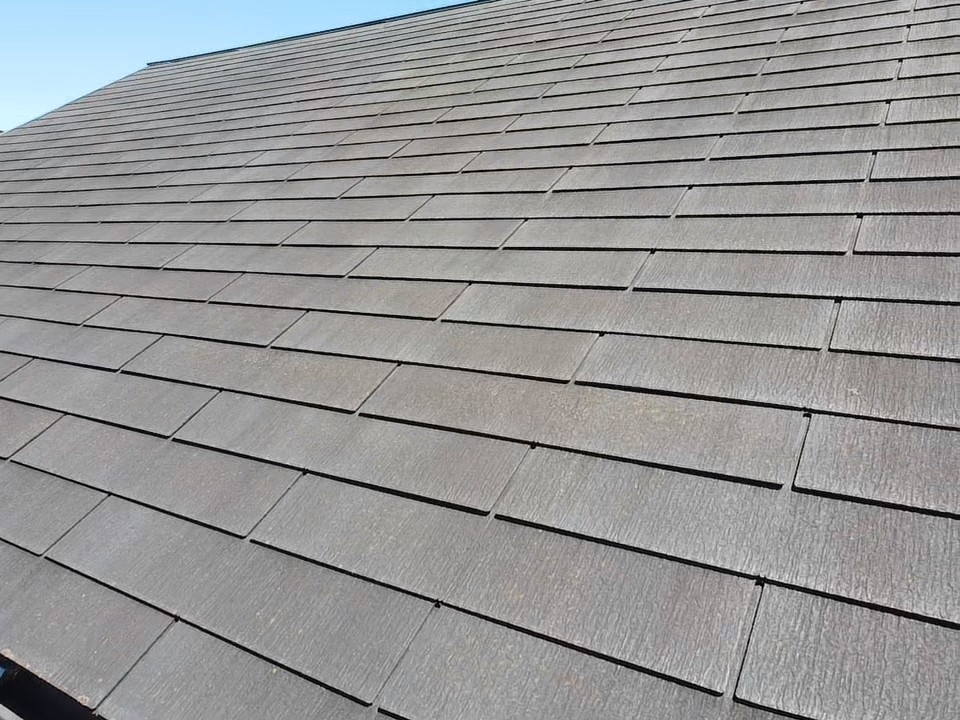 屋根塗装工事の説明に使うスレート瓦の全体写真になります。